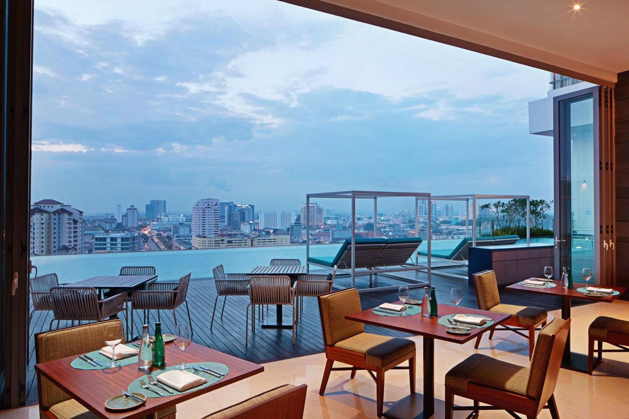 马六甲希尔顿逸林酒店 Malacca 外观 照片 The 360° Bar