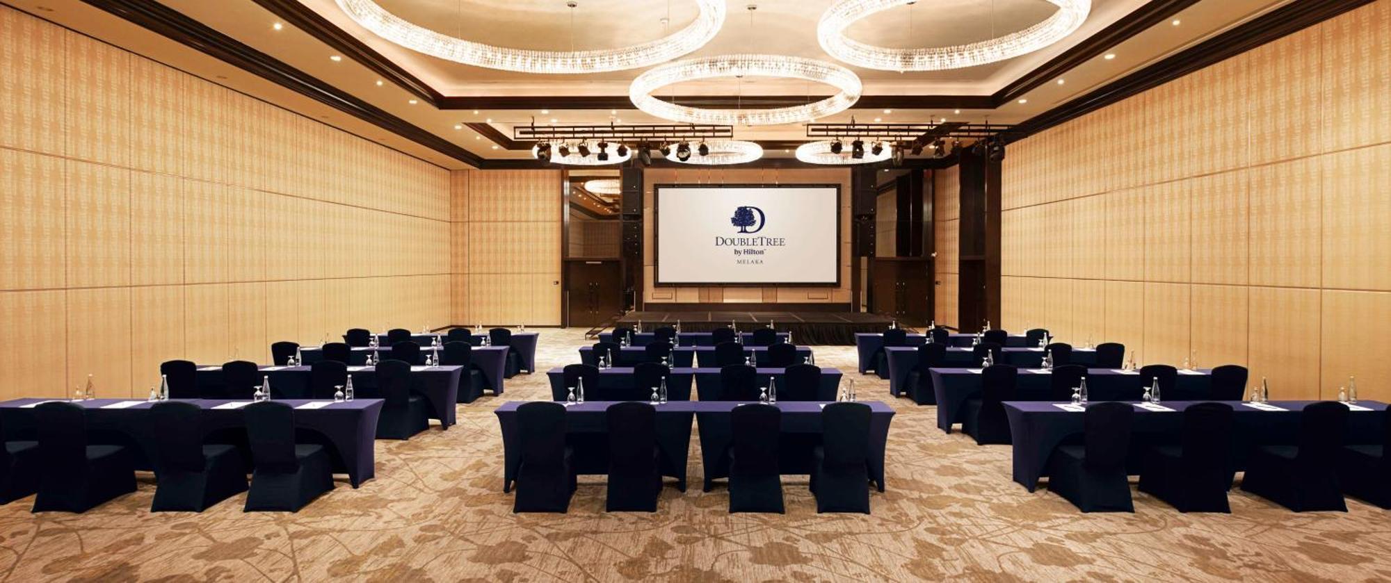 马六甲希尔顿逸林酒店 Malacca 外观 照片 A meeting room at the hotel